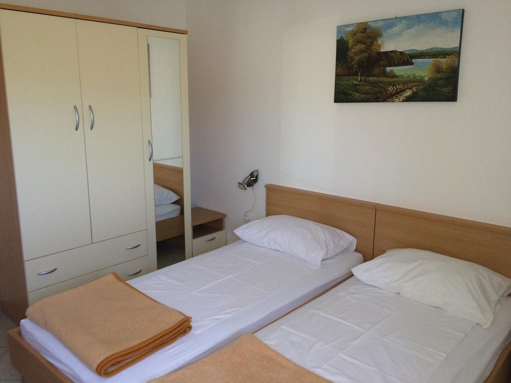 נובי ווינודולסקי Apartment Kolundzic חדר תמונה
