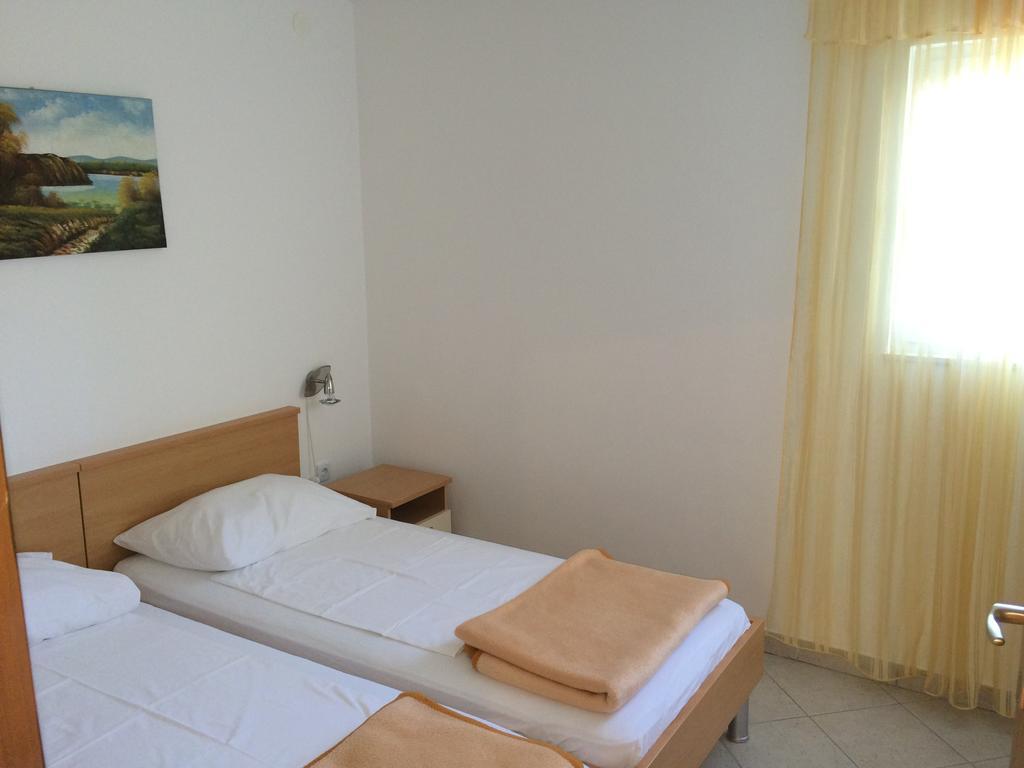 נובי ווינודולסקי Apartment Kolundzic חדר תמונה